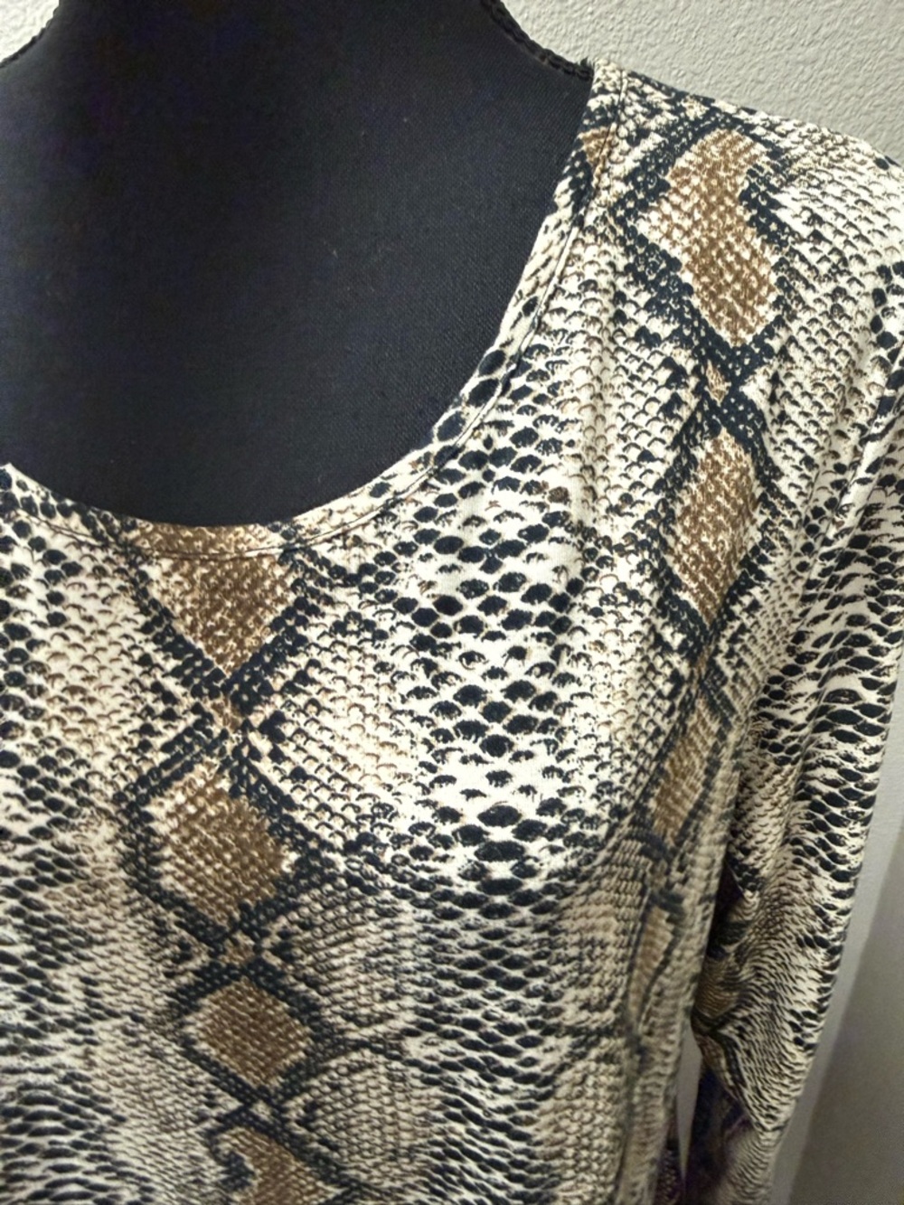 DUYOHC Snake Print Tunic Top XXL Long Sleeve Boho Stretch Blouse - Picture 3 of 9